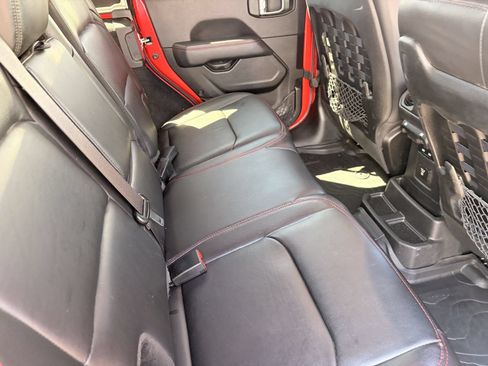 Used 2023 Jeep Wrangler Unlimited Rubicon w/ Cold Weather Group AWD/4WD image 13