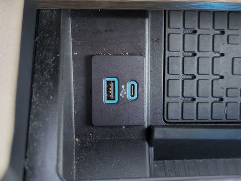 Used 2024 Ford Expedition Limited image 23