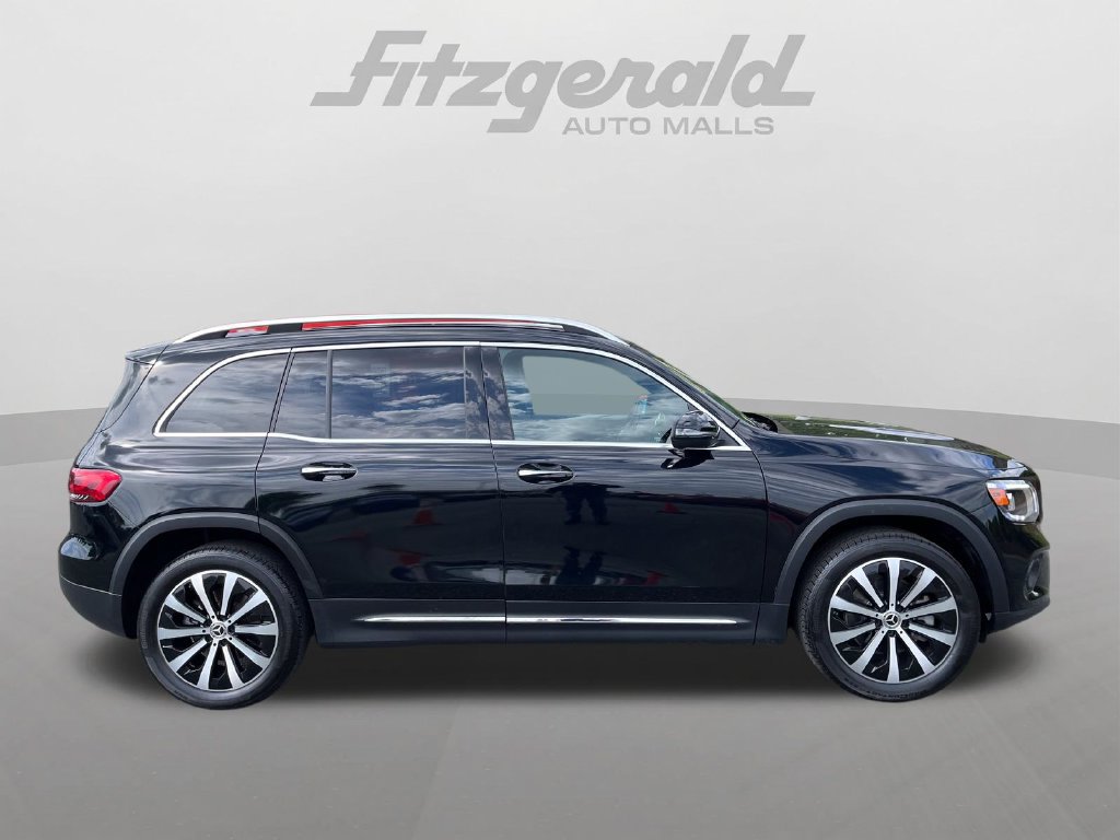Used 2023 Mercedes-Benz GLB 250 4MATIC image 3