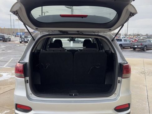 Used 2019 Kia Sorento LX image 13