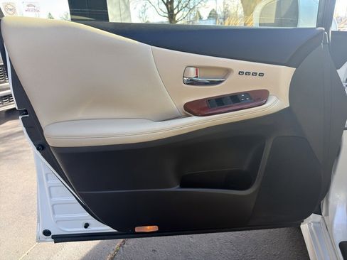 Used 2010 Lexus HS 250h Premium image 17