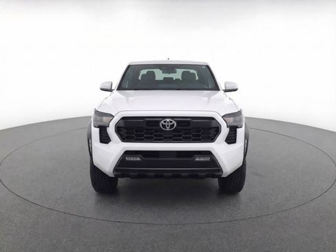 Used 2025 Toyota Tacoma TRD Off-Road image 2