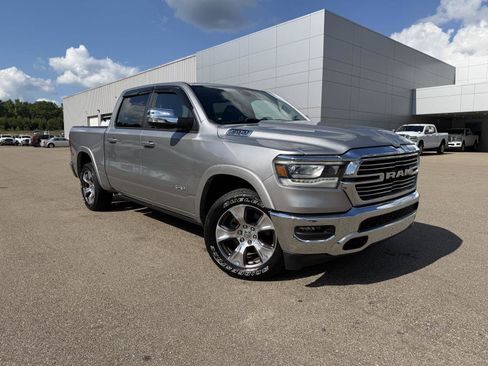 Used 2022 RAM 1500 Laramie AWD/4WD image 3