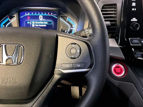 Used 2018 Honda Odyssey EX image 25