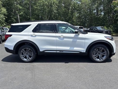 New 2025 Ford Explorer Active w/ Active Comfort Package image 9