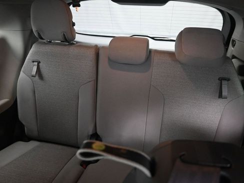 Used 2024 Toyota Sienna LE image 27