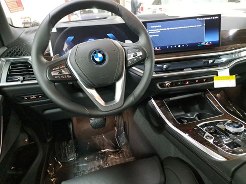 New 2026 BMW X5 xDrive50e w/ Executive Package AWD/4WD image 16