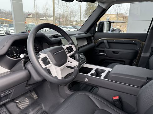Certified 2025 Land Rover Defender 110 S AWD/4WD image 22