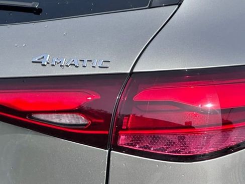 Used 2024 Mercedes-Benz GLC 300 4MATIC image 13