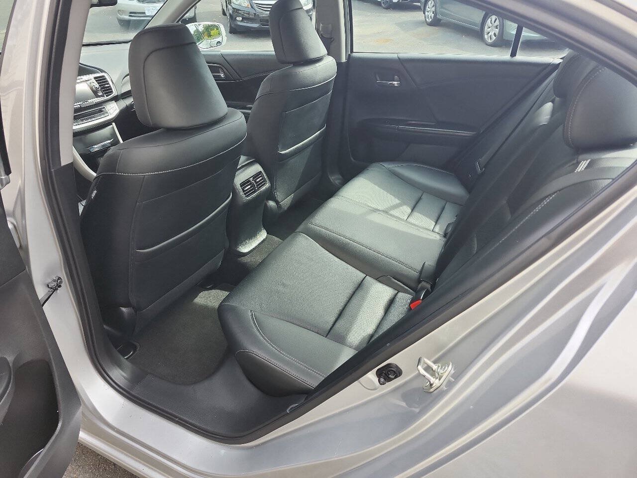 Used 2015 Honda Accord EX-L image 17
