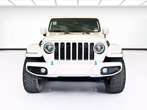 Used 2021 Jeep Wrangler Unlimited Sahara AWD/4WD image 2