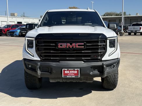 Used 2024 GMC Sierra 1500 AT4X image 8