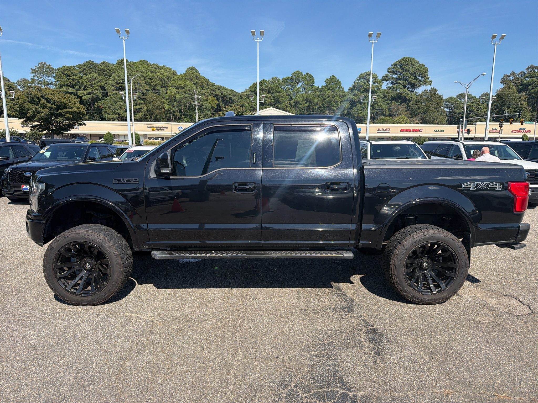 Used 2020 Ford F150 Lariat w/ Equipment Group 502A Luxury AWD/4WD image 8