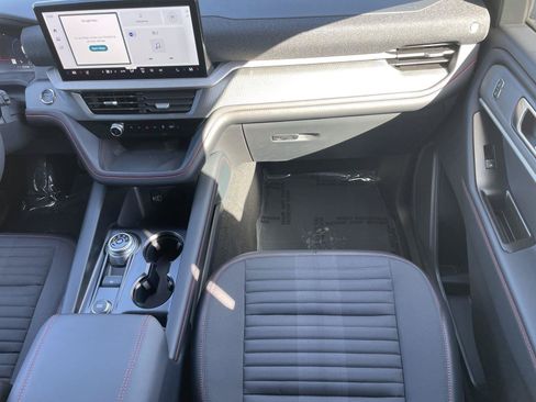 New 2026 Ford Explorer ST-Line w/ ST-Line Street Pack RWD image 32