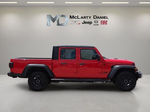 Used 2023 Jeep Gladiator Sport w/ Trailer Tow Package AWD/4WD image 6