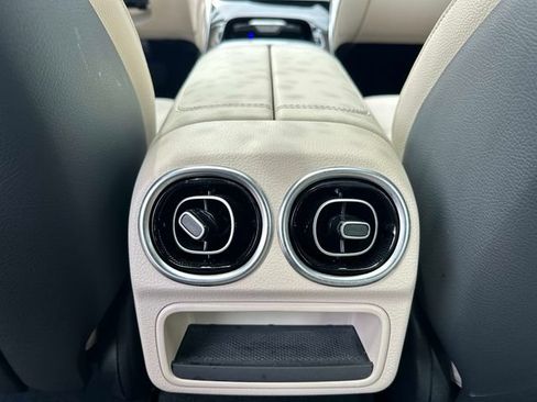 Certified 2025 Mercedes-Benz C 300 4MATIC Sedan image 13