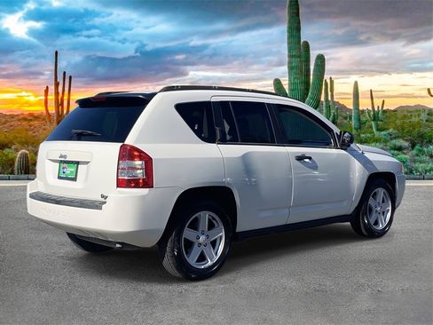 Used 2007 Jeep Compass Sport image 3