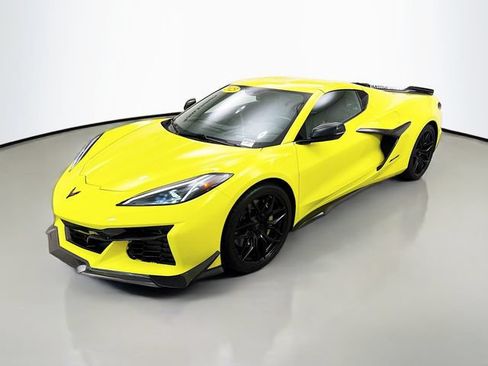 Used 2023 Chevrolet Corvette Z06 w/ Engine Appearance Package RWD image 3