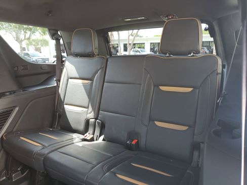 Used 2022 GMC Yukon AT4 AWD/4WD image 13