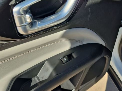 Used 2024 Jeep Compass Limited image 16