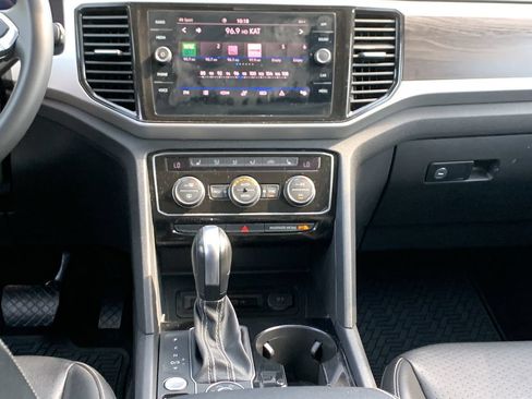 Used 2022 Volkswagen Atlas SE w/ Panoramic Sunroof Package AWD/4WD image 18