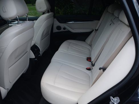 Used 2018 BMW X5 sDrive35i w/ M Sport Package RWD image 17