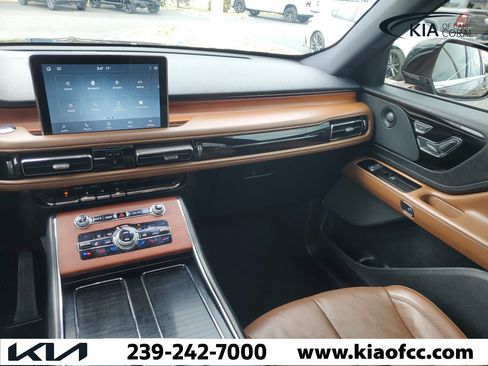 Used 2020 Lincoln Aviator Reserve w/ Elements Package Plus AWD/4WD image 17
