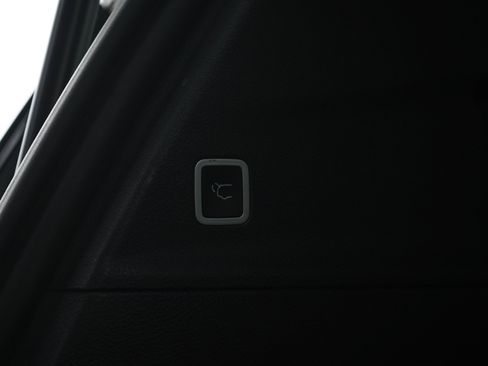 Used 2025 Chrysler Pacifica Select FWD image 19