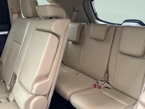 Used 2019 Toyota Highlander XLE FWD image 36