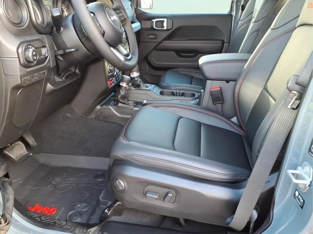 New 2026 Jeep Gladiator Rubicon w/ Technology Group AWD/4WD image 15