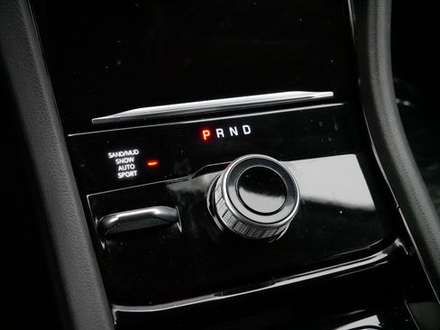 Certified 2023 Jeep Grand Cherokee Limited w/ Luxury Tech Group II image 24