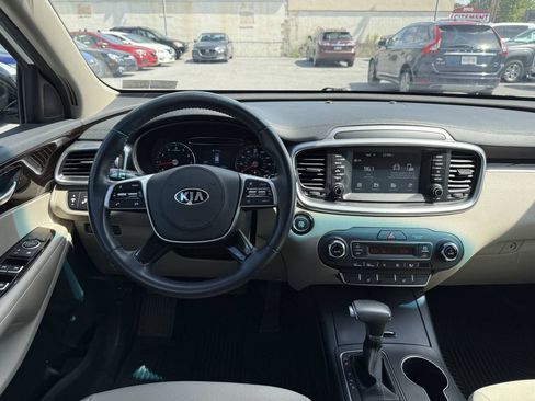Used 2020 Kia Sorento S AWD/4WD image 10