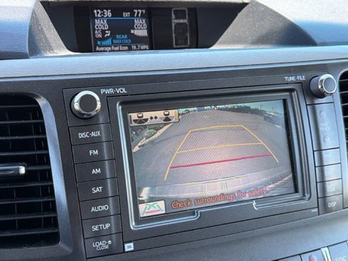 Used 2014 Toyota Sienna Limited w/ Limited Premium Package AWD/4WD image 13