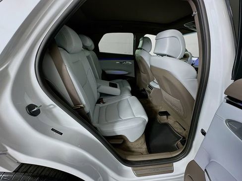 Certified 2026 Genesis GV70 2.5T Advanced AWD/4WD image 29
