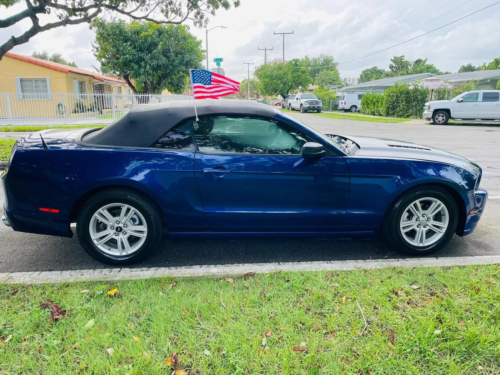 Used 2014 Ford Mustang Convertible w/ Equipment Group 102A RWD image 6