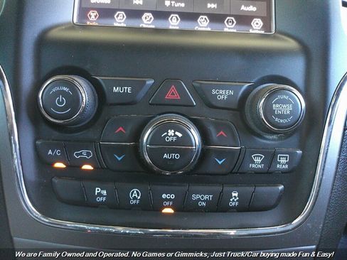 Used 2019 Jeep Grand Cherokee Laredo image 39