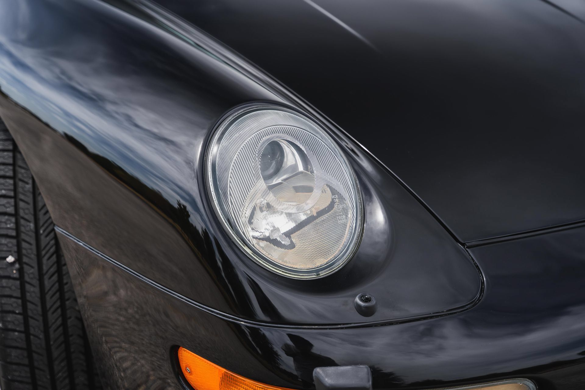 Used 1995 Porsche 911 Carrera RWD image 39