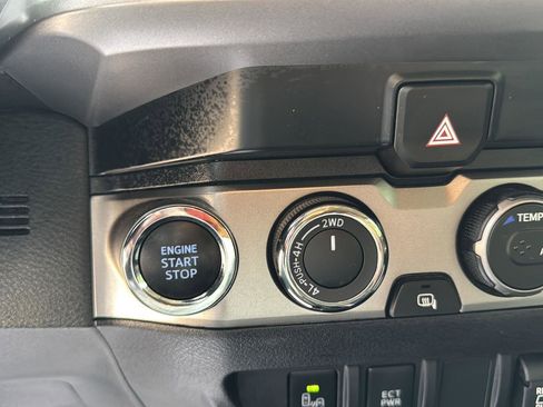 Used 2023 Toyota Tacoma SR5 w/ Technology Package AWD/4WD image 15