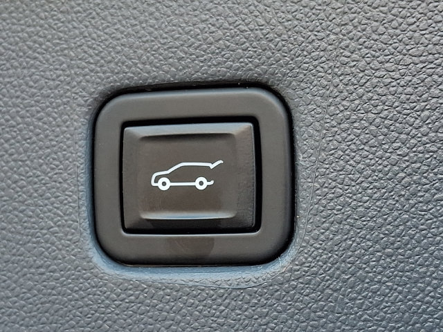 Used 2022 Chevrolet Blazer LT FWD image 30