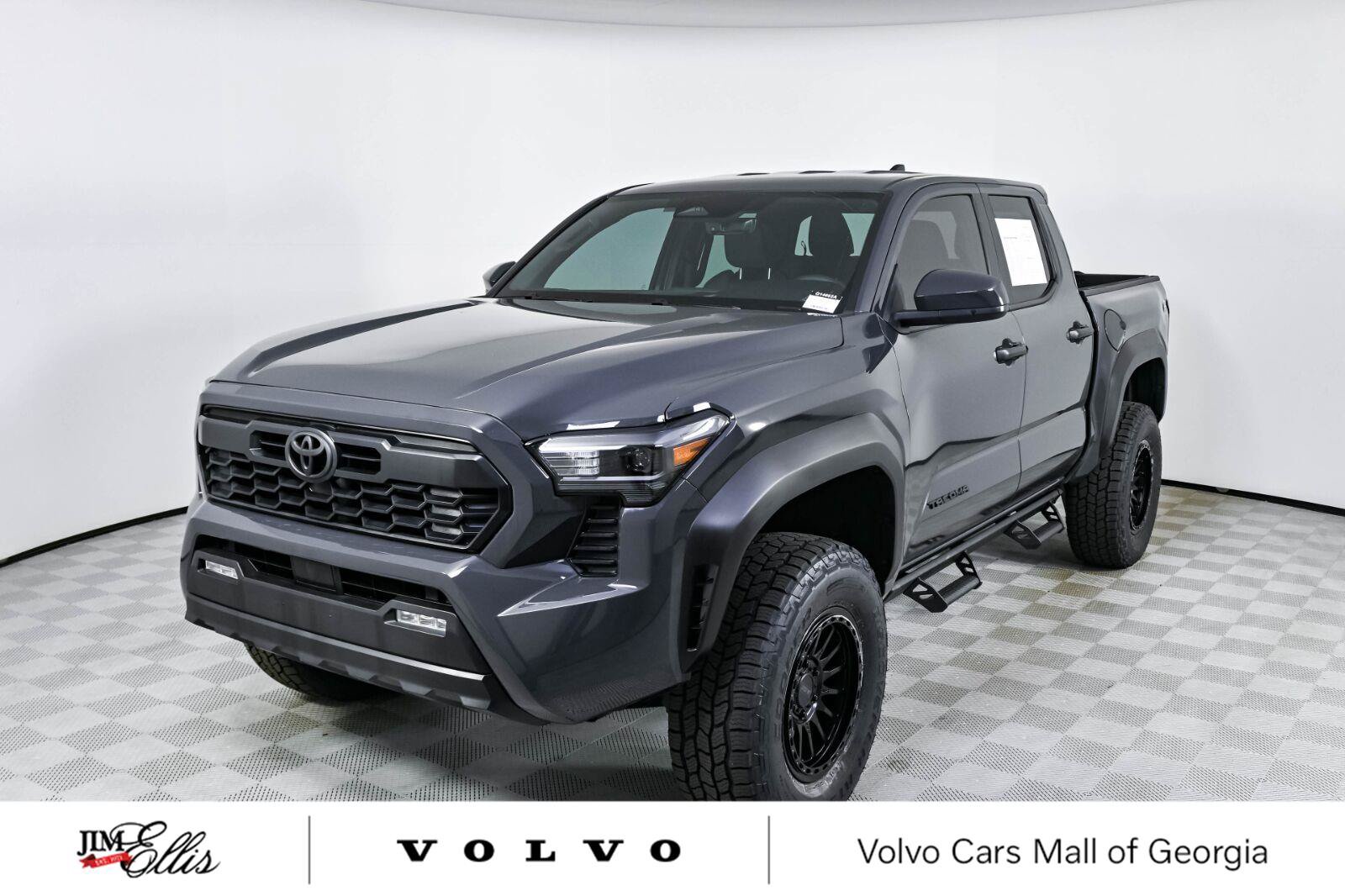 Used 2025 Toyota Tacoma TRD Off-Road AWD/4WD image 1