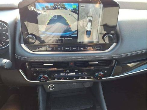 Certified 2023 Nissan Rogue SL w/ SL Premium Package FWD image 14