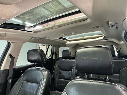 Used 2019 GMC Acadia Denali w/ Technology Package FWD image 21