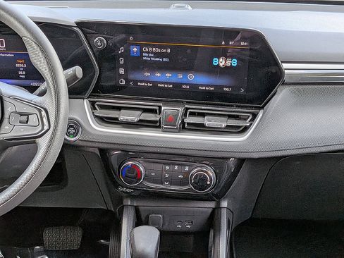 Certified 2025 Chevrolet TrailBlazer LT AWD/4WD image 37