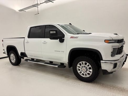 Used 2025 Chevrolet Silverado 2500 LT AWD/4WD image 1