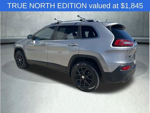 Used 2017 Jeep Cherokee Latitude w/ True North Edition AWD/4WD image 4
