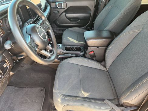 Used 2025 Jeep Wrangler Sport AWD/4WD image 13