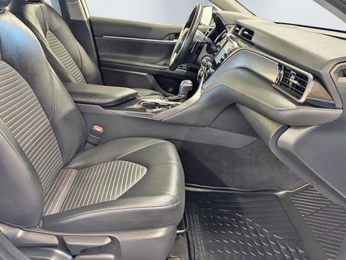 Used 2019 Toyota Camry SE image 24
