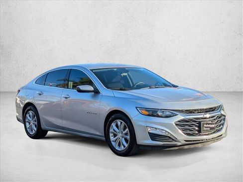 Used 2020 Chevrolet Malibu LT image 3