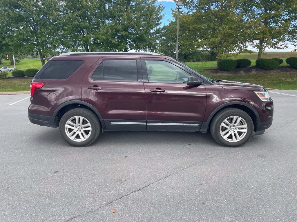 Used 2018 Ford Explorer XLT AWD/4WD image 4