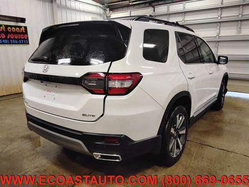 Used 2025 Honda Pilot Elite image 6